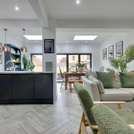 Clover Lodge Portsmouth Luxury Home With Off Road Free Parking Exterior foto